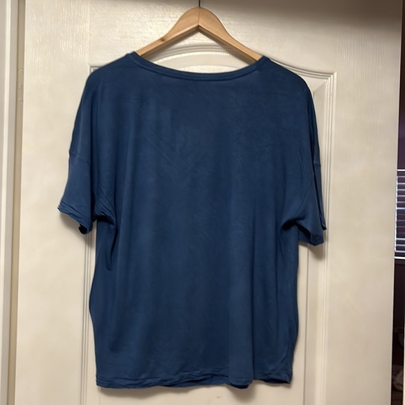 Vince Tshirt. Size L - Picture 4 of 4